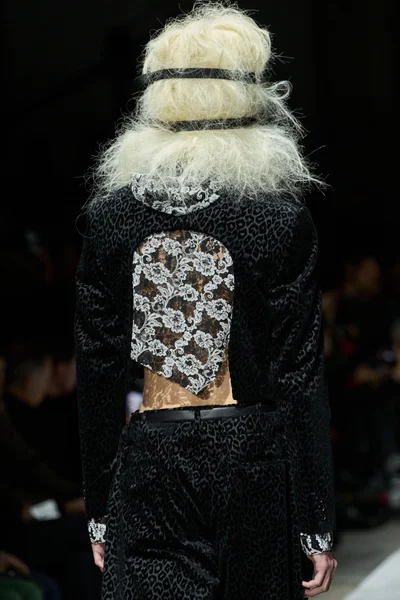 Look 117